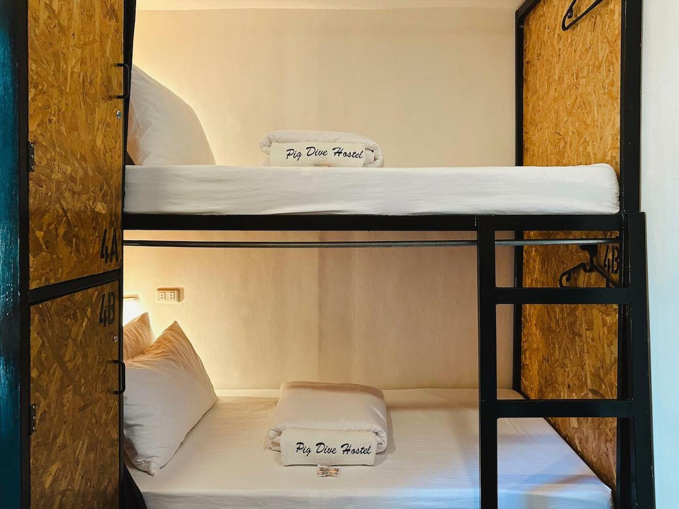 Pig Dive Hostel, Moalboal