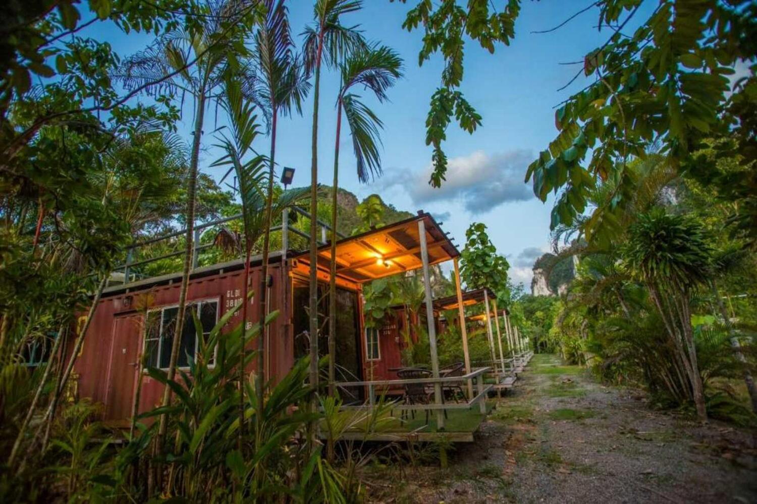 The Camper Lodge, Khao Sok
