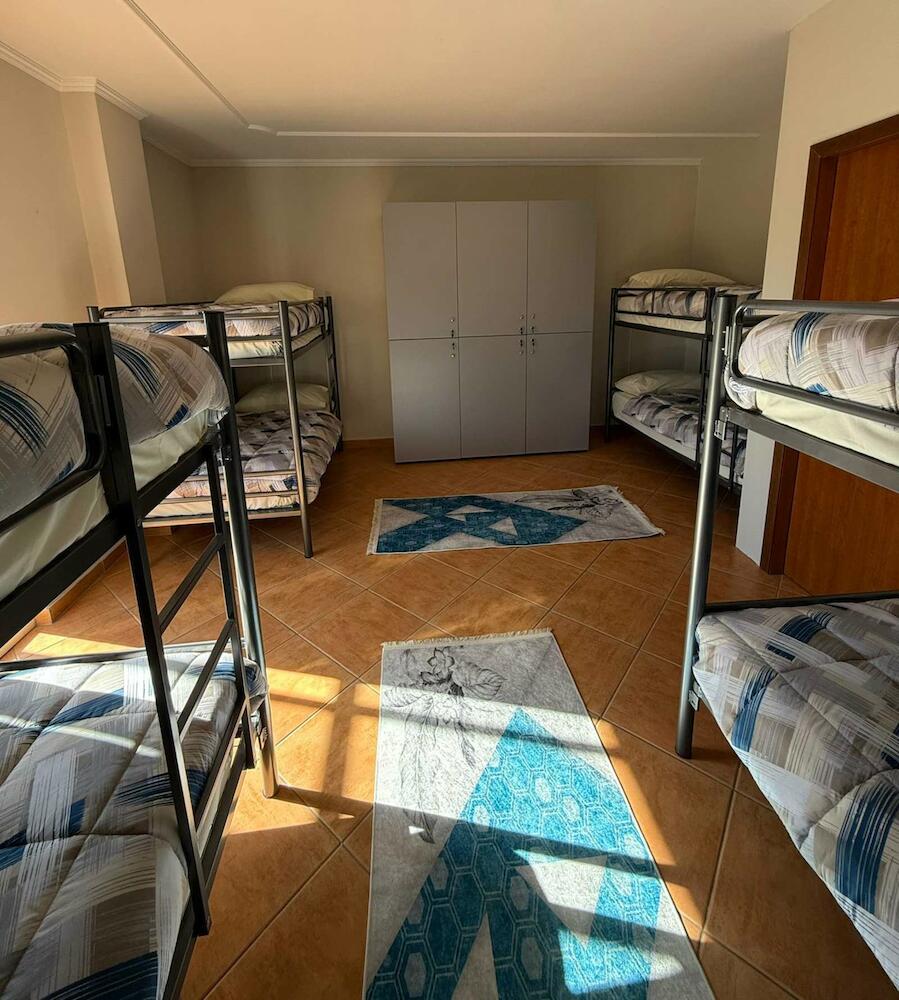 Injoy Hostel, Tirana