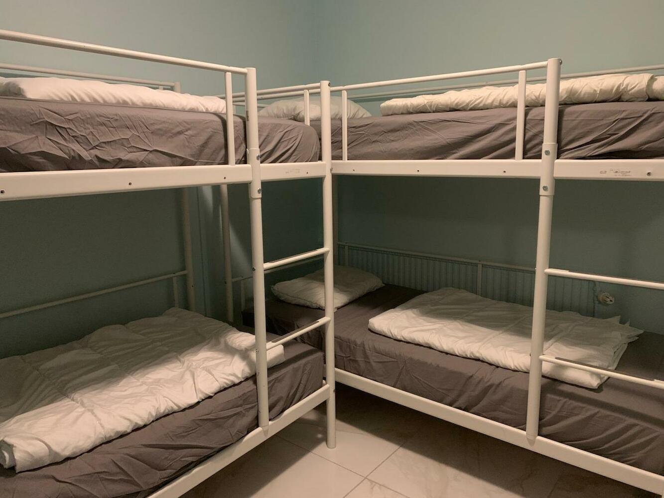 Hostel Bed & Breakfast