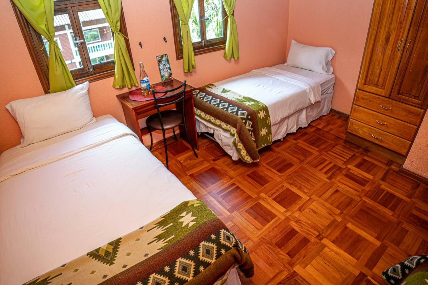Hostal La Casa del Molino Blanco Backpackers, Baños