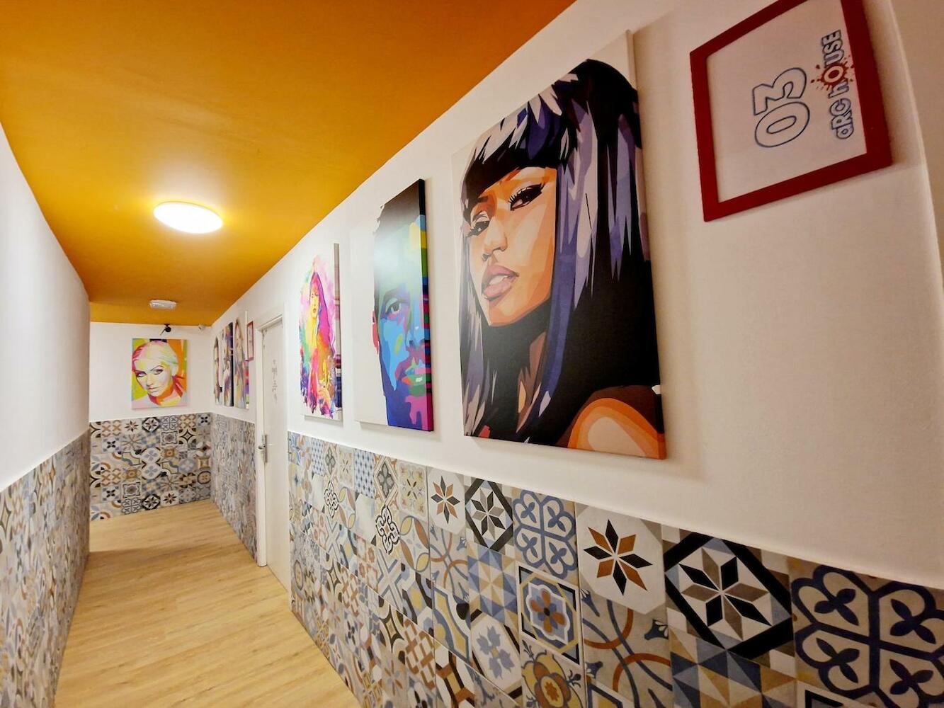 Arc House Barcelona - Youth Hostel