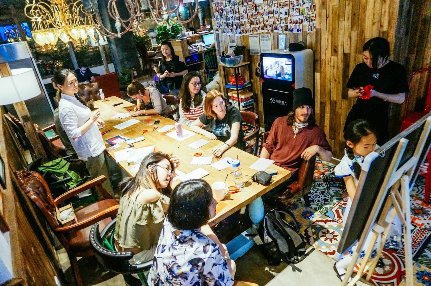 SONDERIA Lazybones Hostel- Wenshu Temple Side, Chill Hostel with All-Day Brunch,