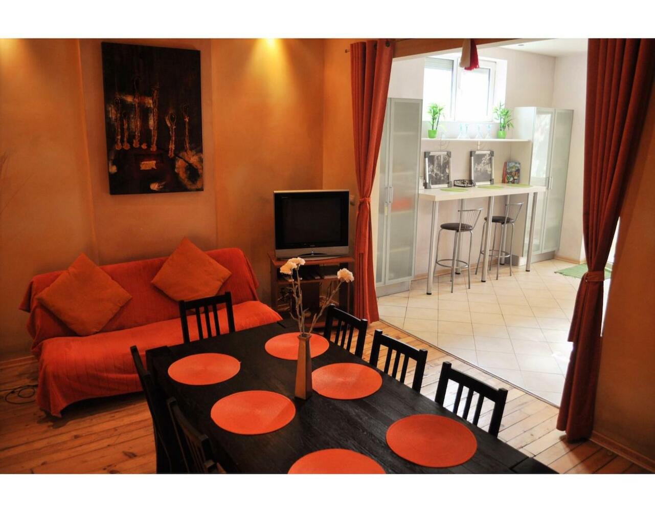 Elegance on a Budget - Rooms for Rent in Sofia Center, Sofia
