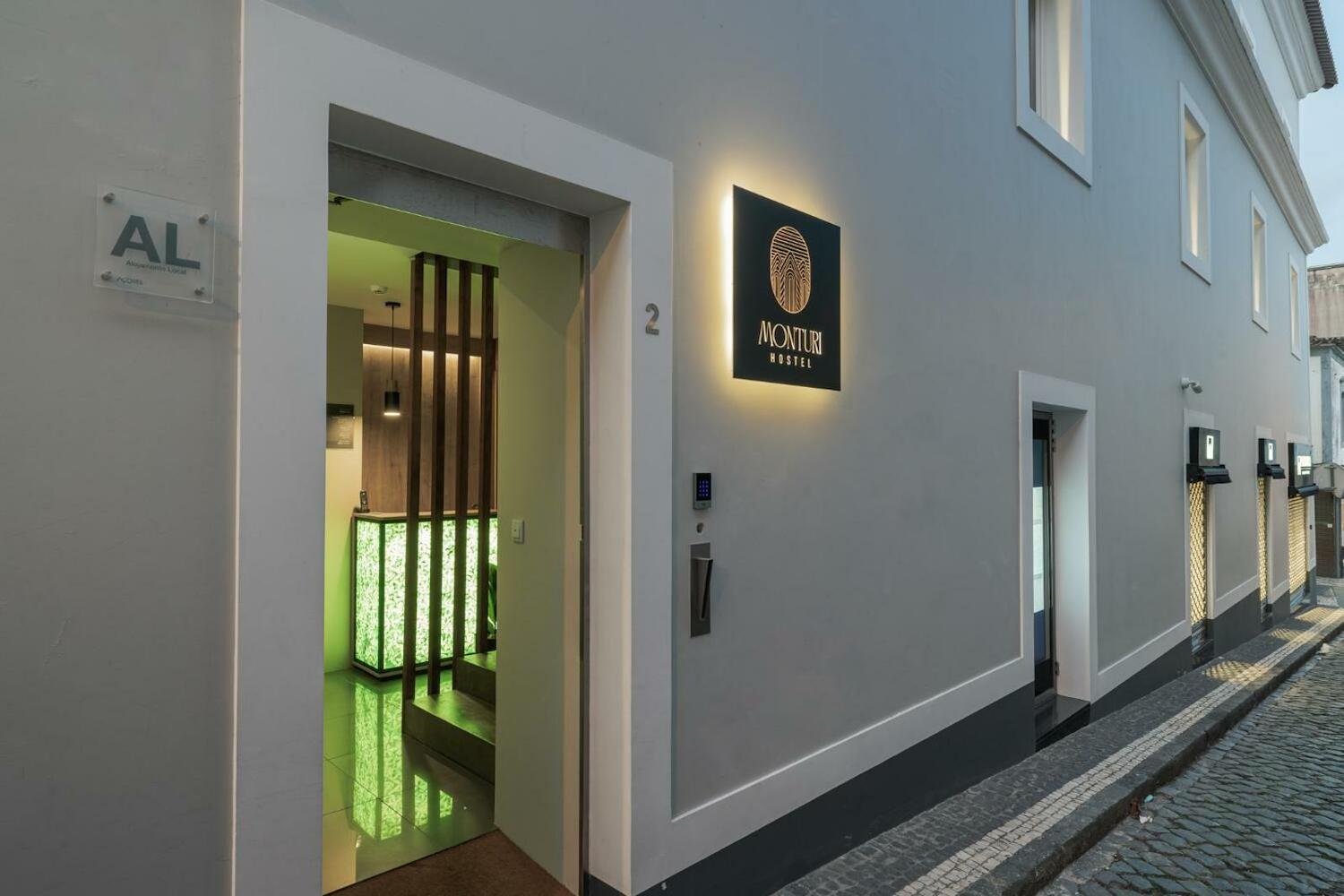 Monturi Hostel, Ponta Delgada