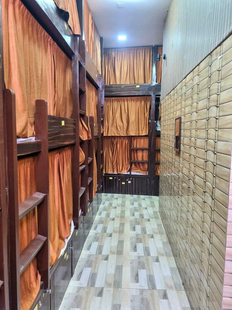 Unibed Dormitory, Mumbai