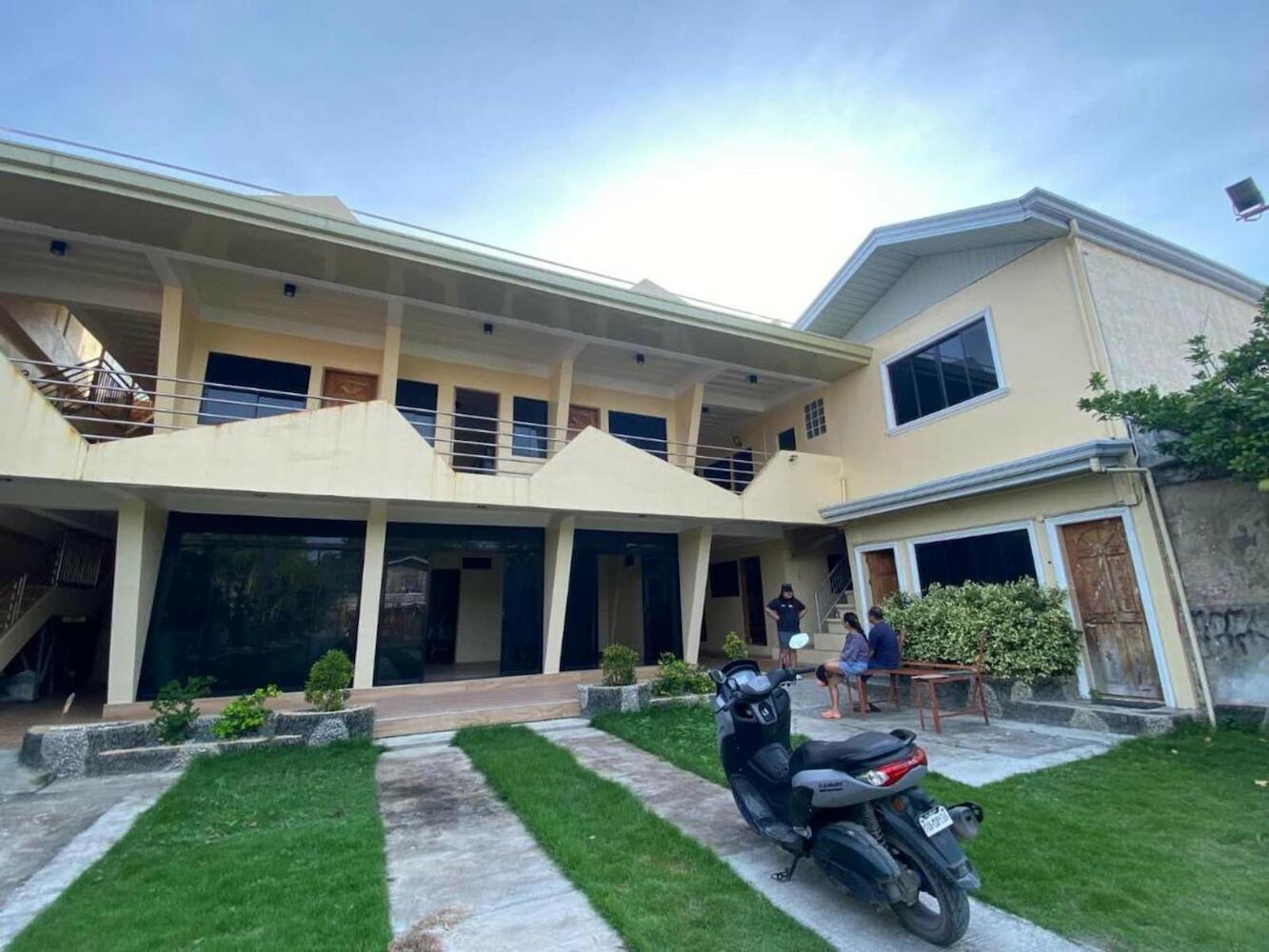 Laguno Hostel & Guest House, Moalboal