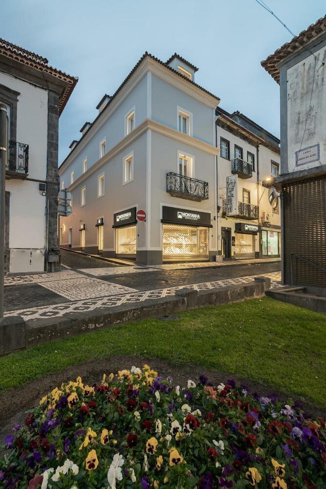 Monturi Hostel, Ponta Delgada