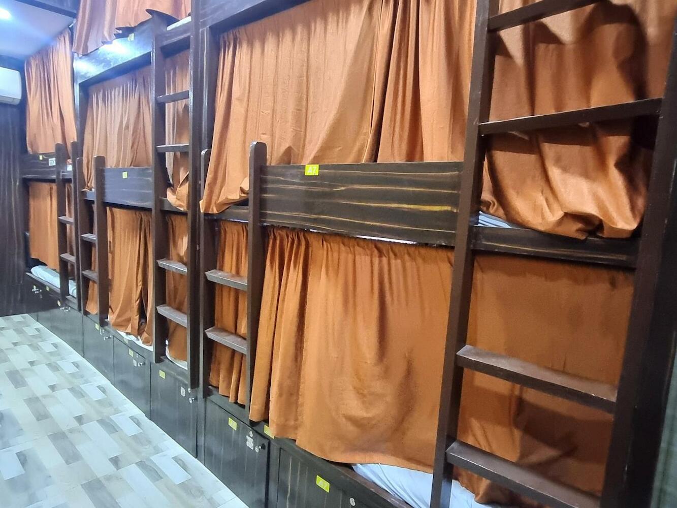 Unibed Dormitory, Mumbai