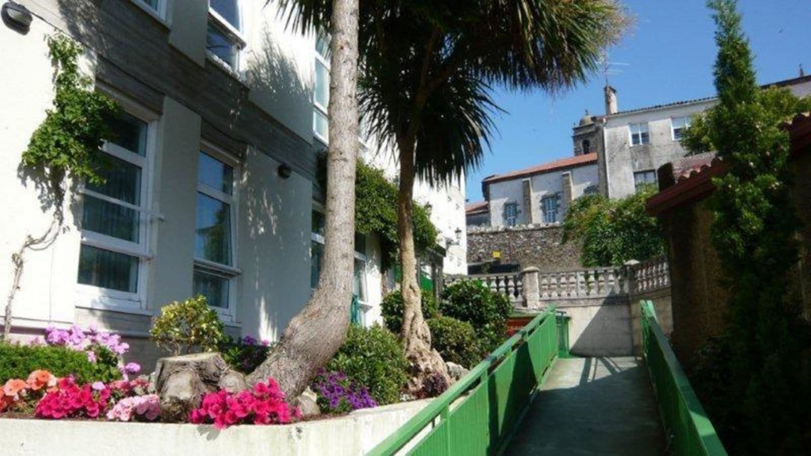 Loop Inn Hotel