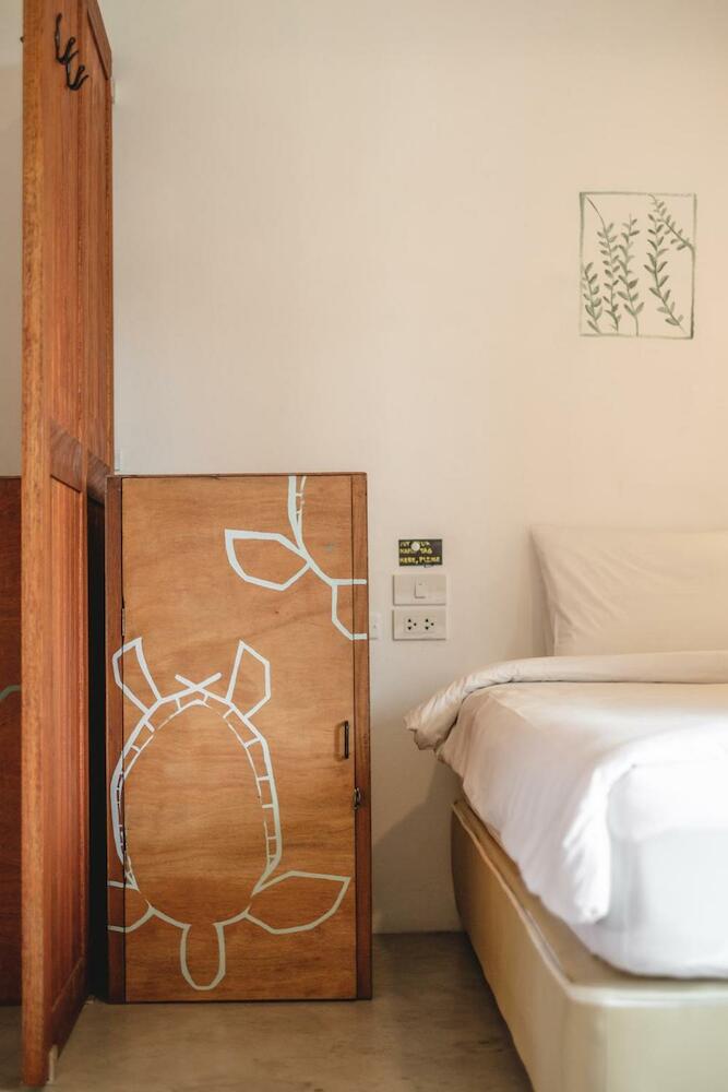 The Dearly Koh Tao Hostel, Koh Tao