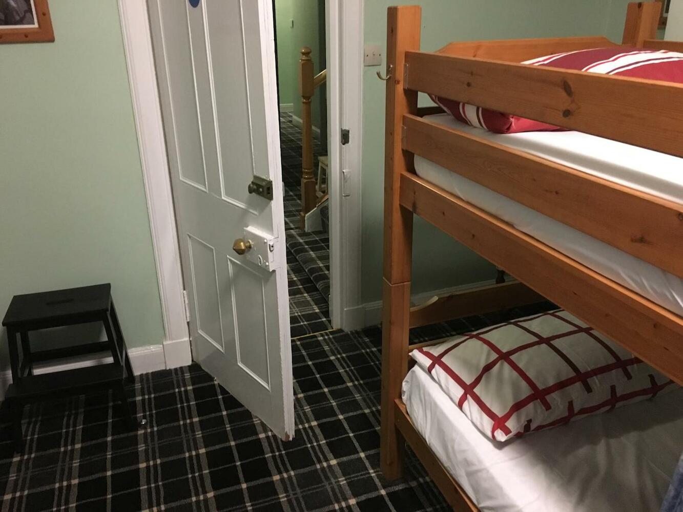 Chase The Wild Goose Hostel, Fort William