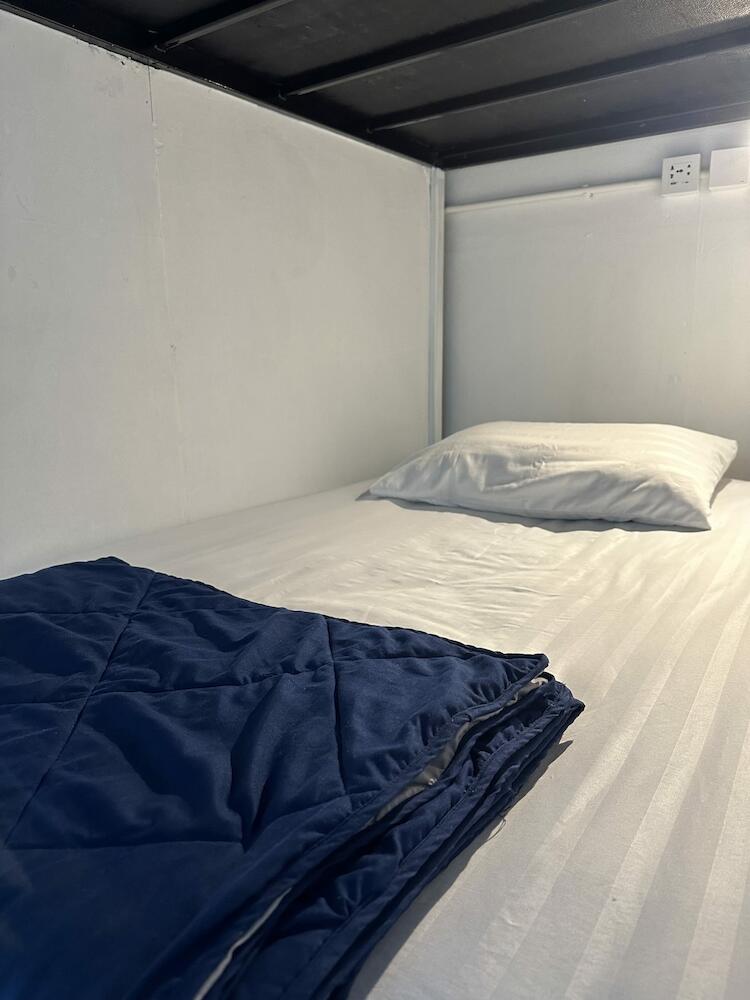 Blue Flow Hostel, Ko Phi Phi