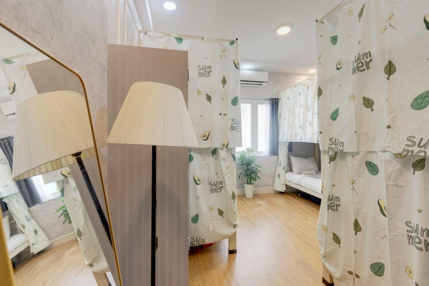 Saigon Authentic Hostel - Daily Walking City Tour, Cooking Class, Food Tours, FR