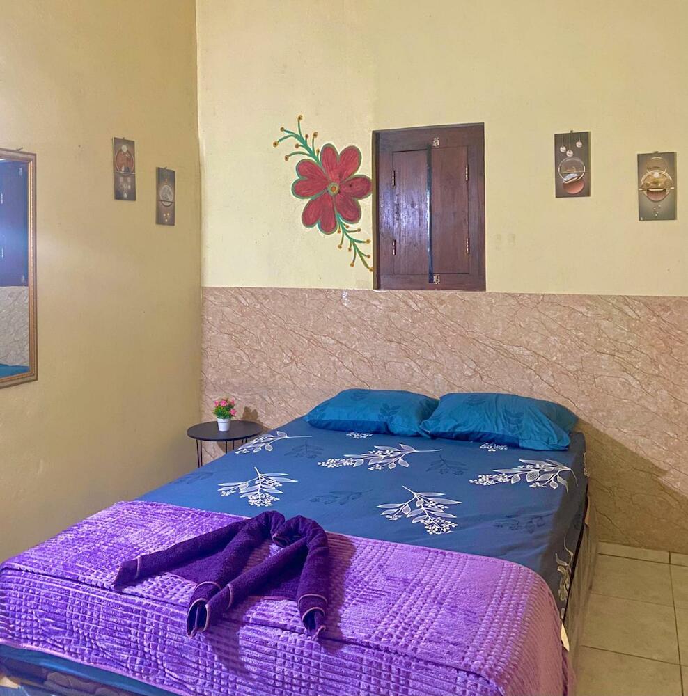 Family Hostel, Lovina Beach
