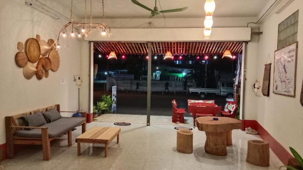 Naughty Boy - Thakhek