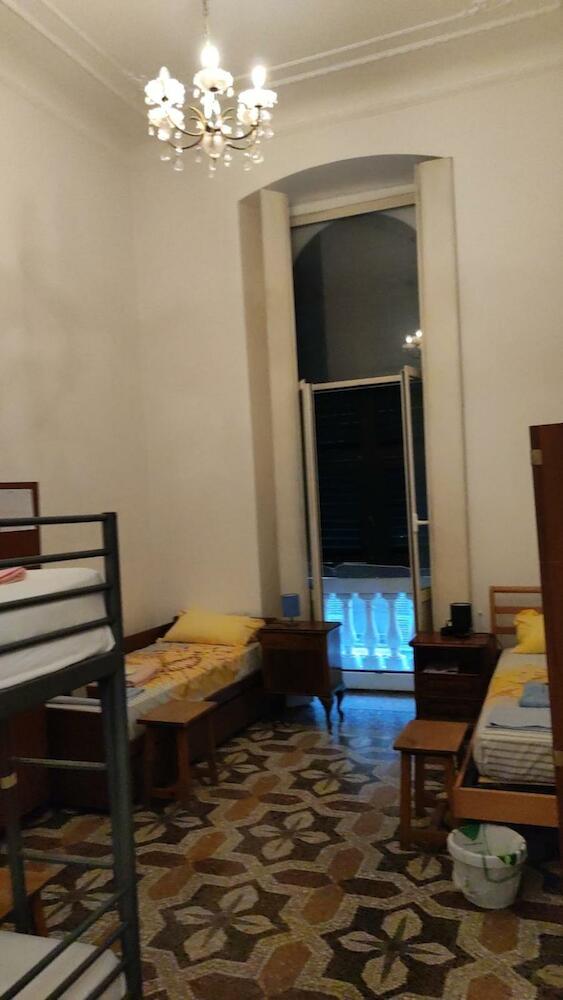 Hostello Genovese, Genoa