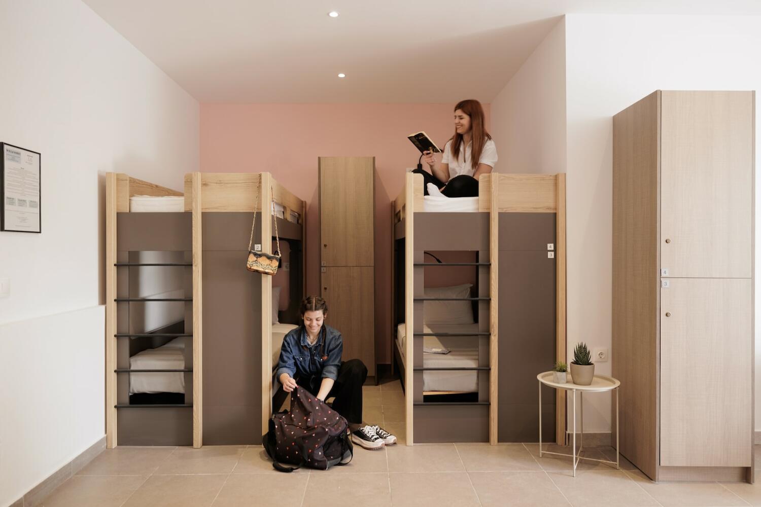 Local Hostel & Suites