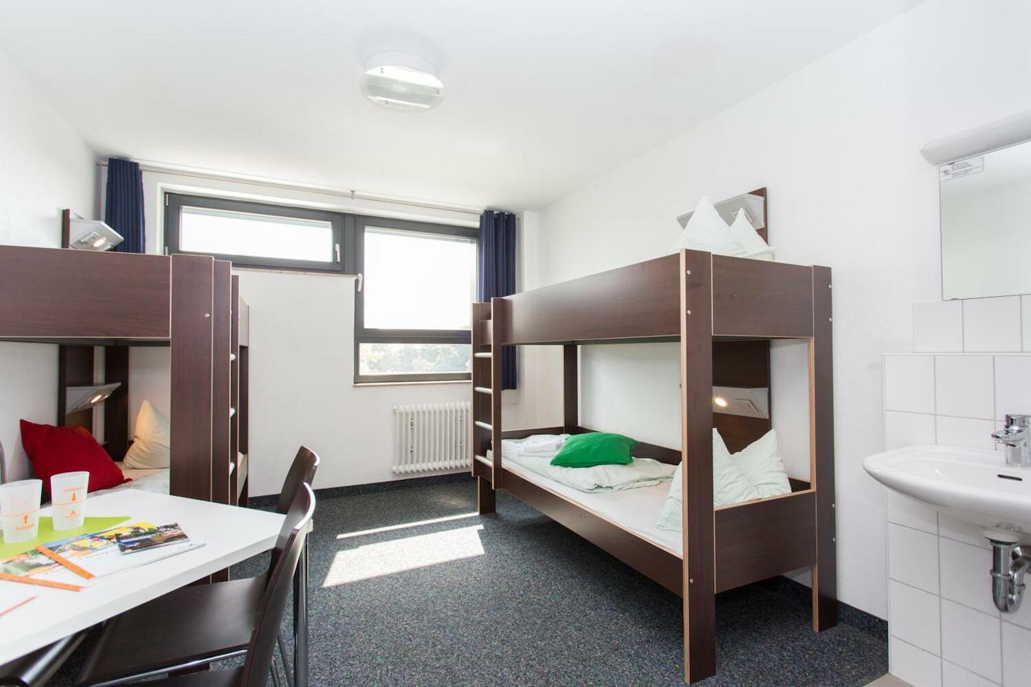 Jugendherberge Köln-riehl - Youth Hostel, Cologne