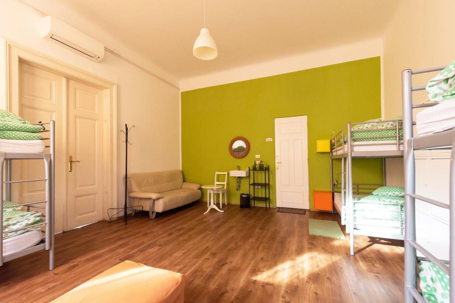 Fluxus Hostel