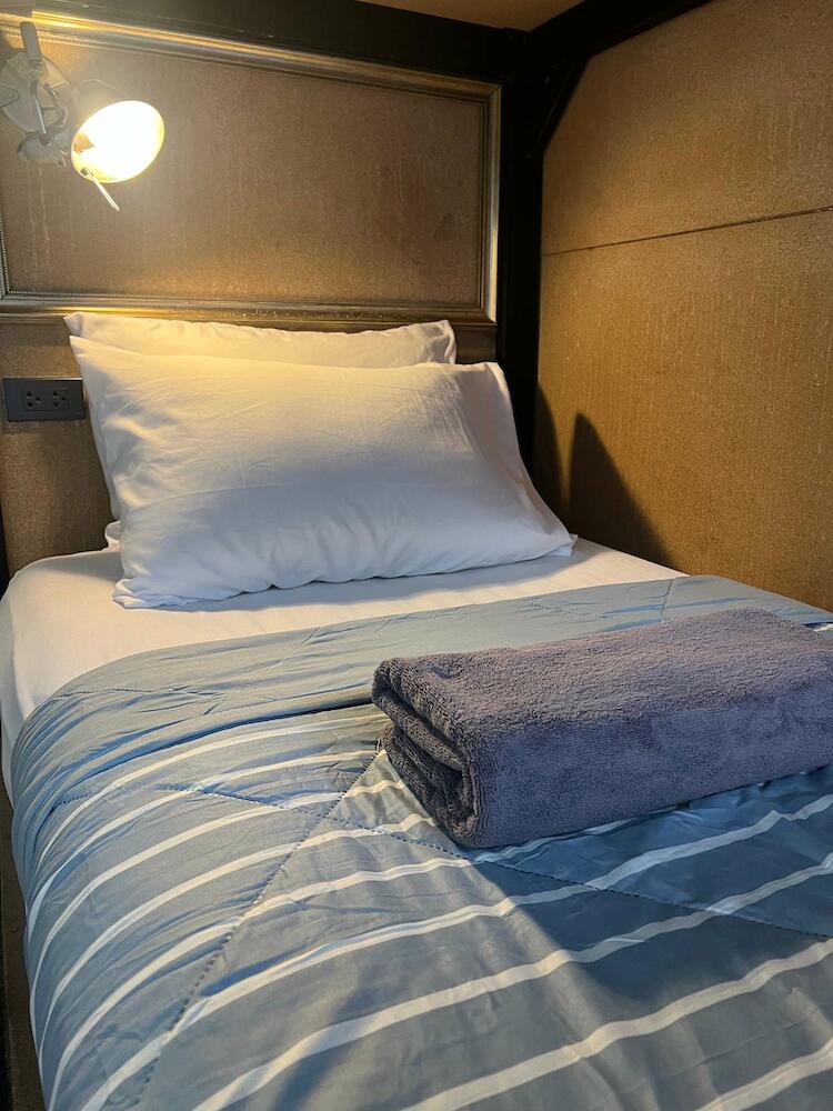Where to stay in Surat Thani on a budget