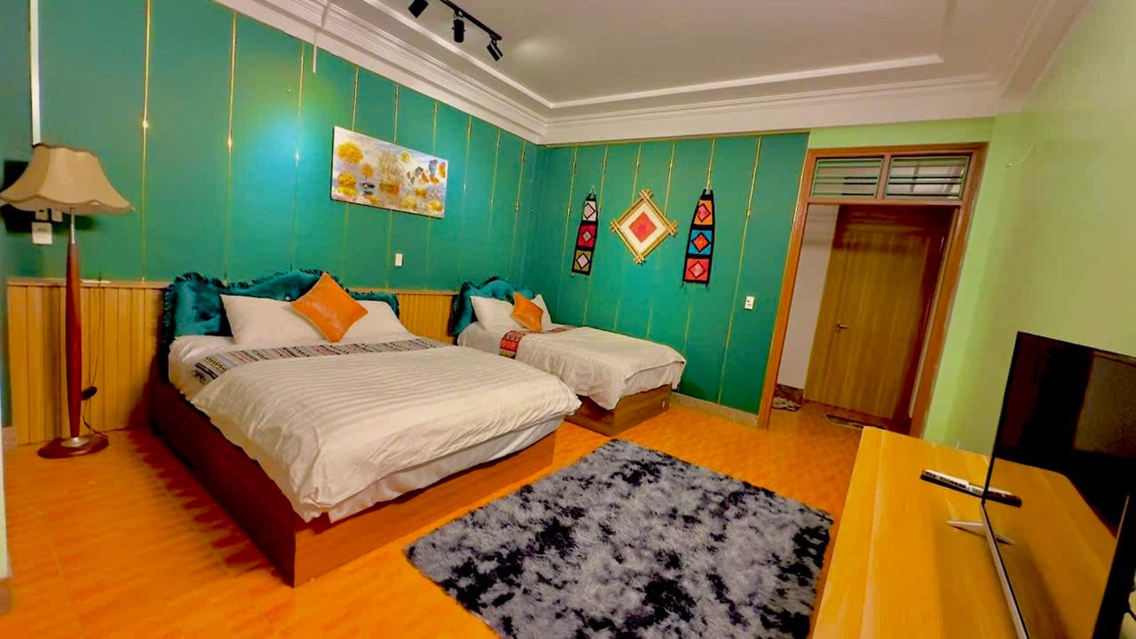 Ha Giang Safari Hostel & Motorbikes, Ha Giang