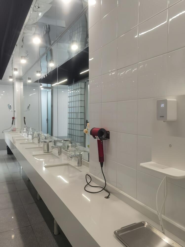 Weflow Youth Hostel - Shanghai People's Square Jing'an Joy City