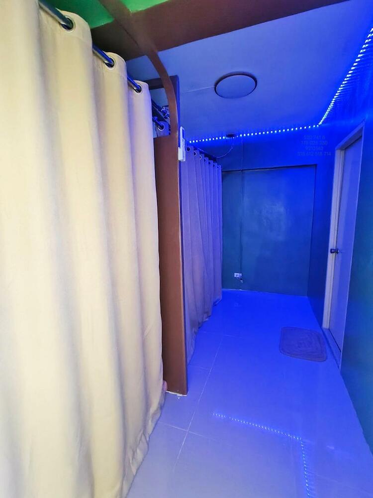 Mactan Airport Hostel At Aashvi Cozy Cabin, Cebu City