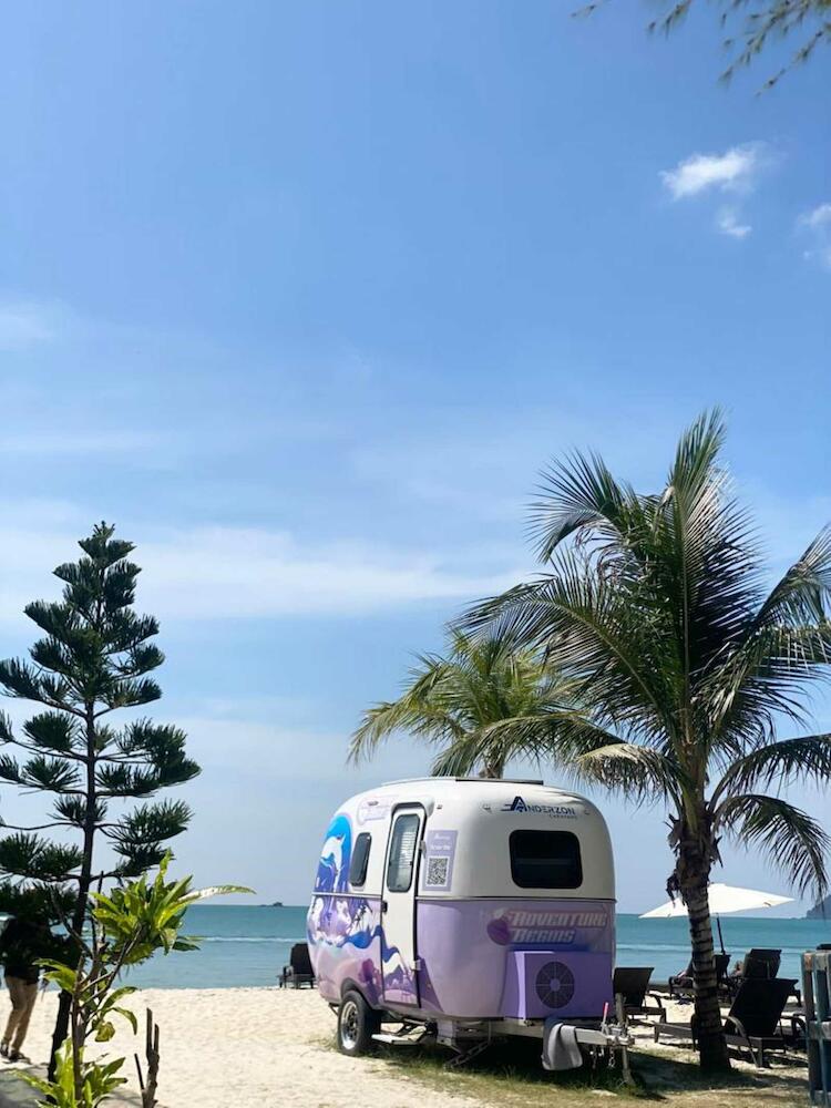 Cenanghill Beachfront