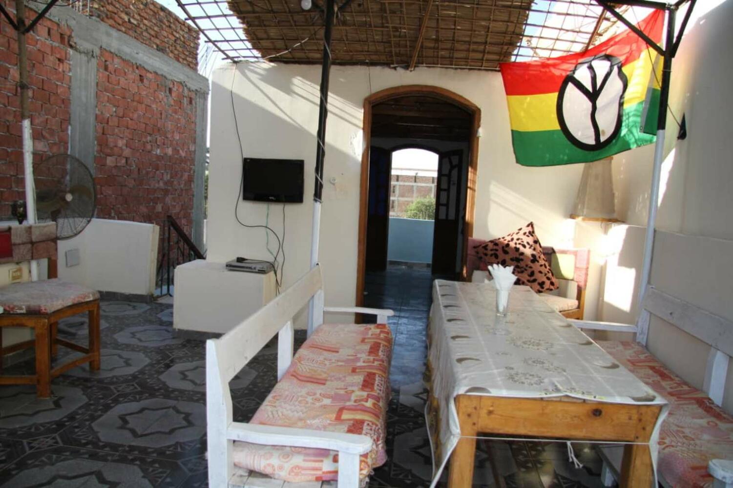 One Love Guesthouse & Restaurant