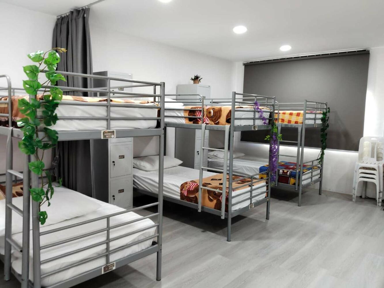 Ride & Rest Aris Lodge, Kuching