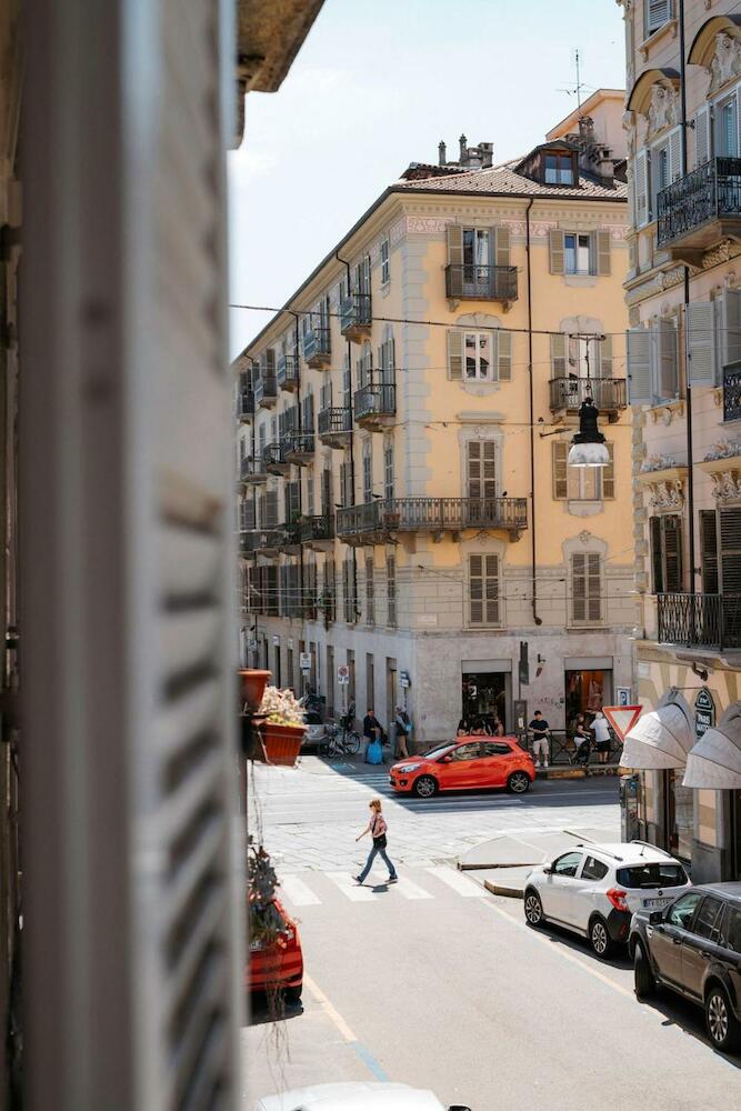 Tomato Backpackers, Turin