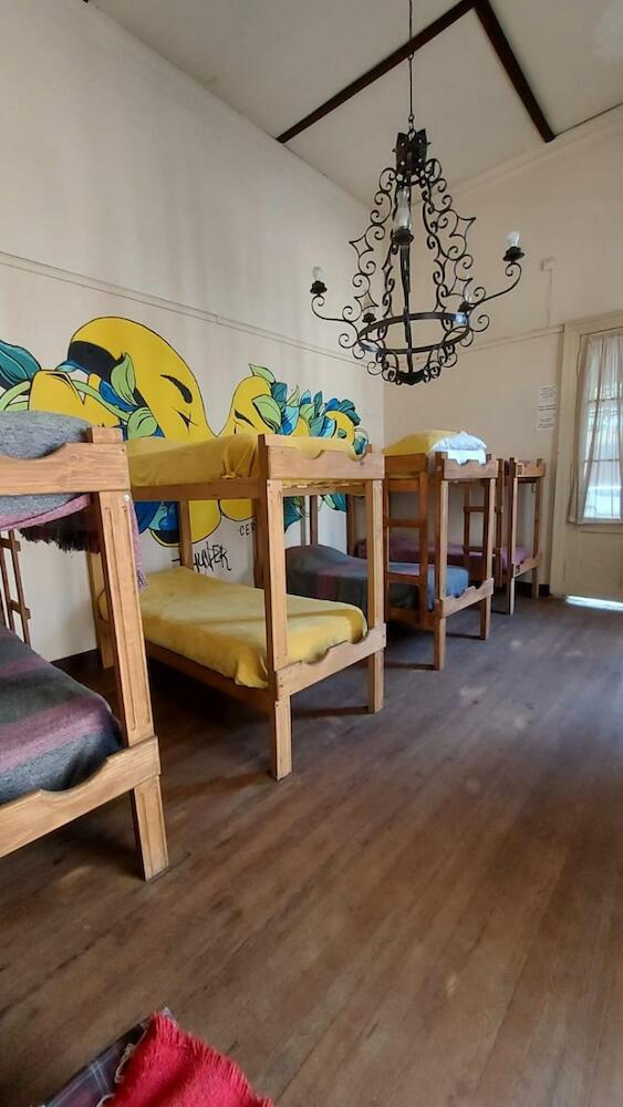 El Chabot Hostel