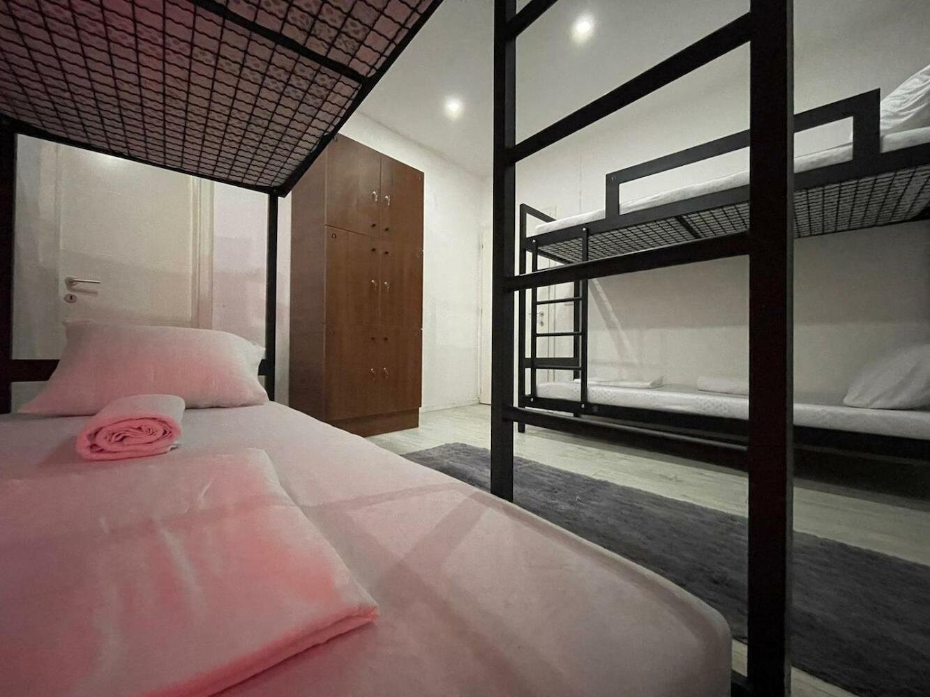 Shesh Hostel, Pristina