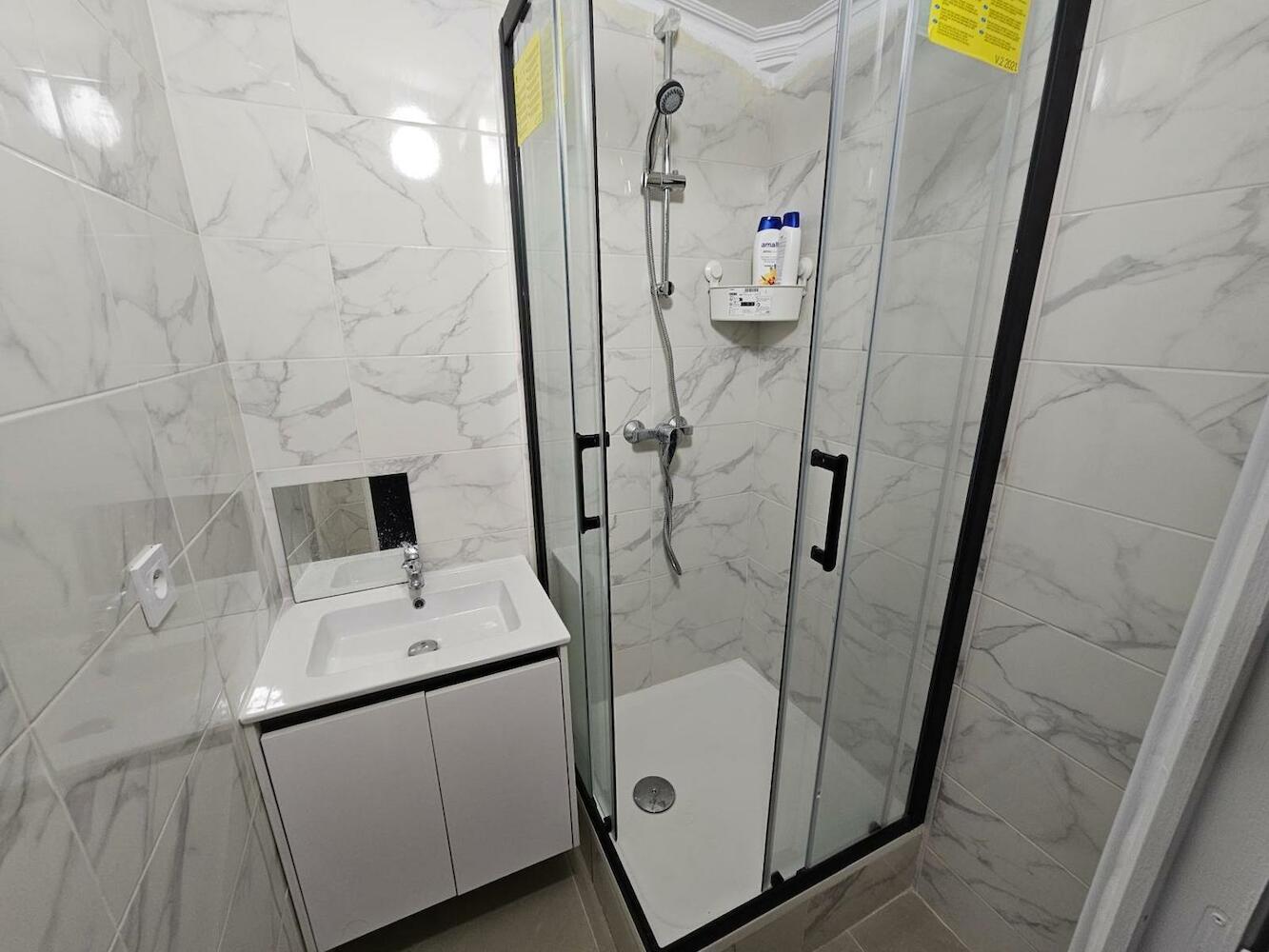 Korean Minbak Clv, Paris