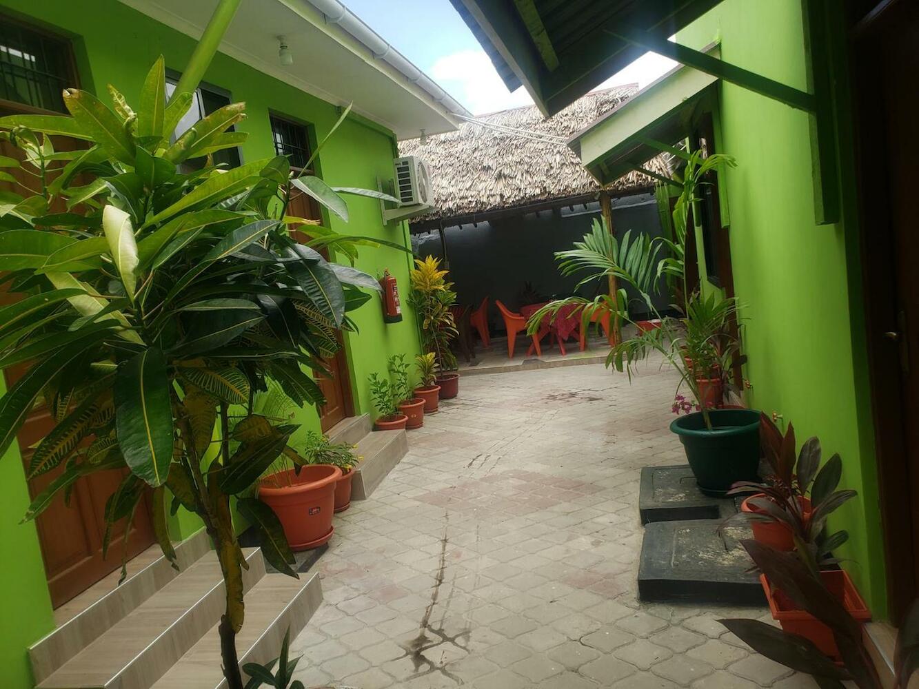 L&j Modern Backpackers Bnb, Dar es Salaam
