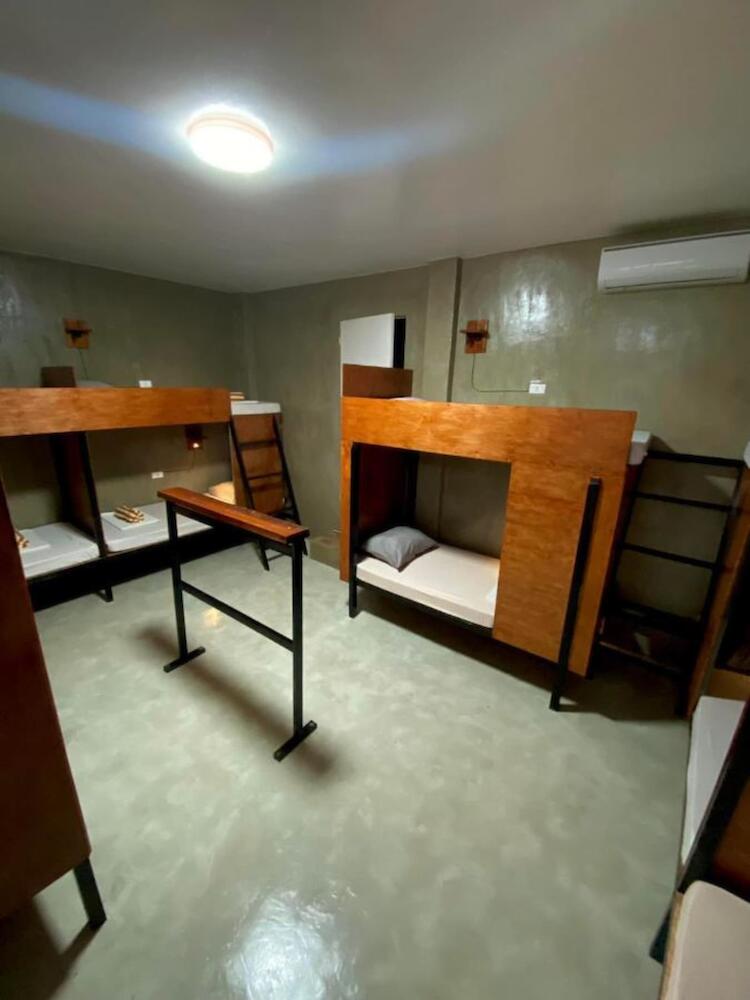 Laguno Hostel & Guest House, Moalboal