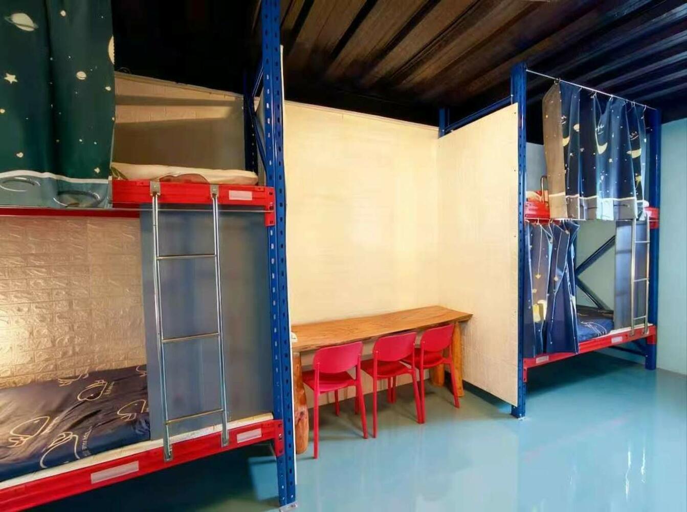 Partylandia Hostel, Panglao Island