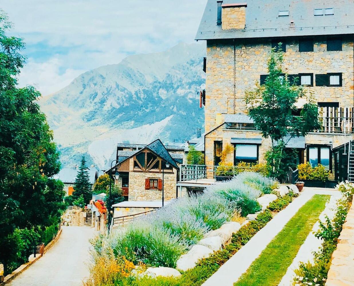 Where to stay in Taull on a budget Where to stay in Taull on a budget