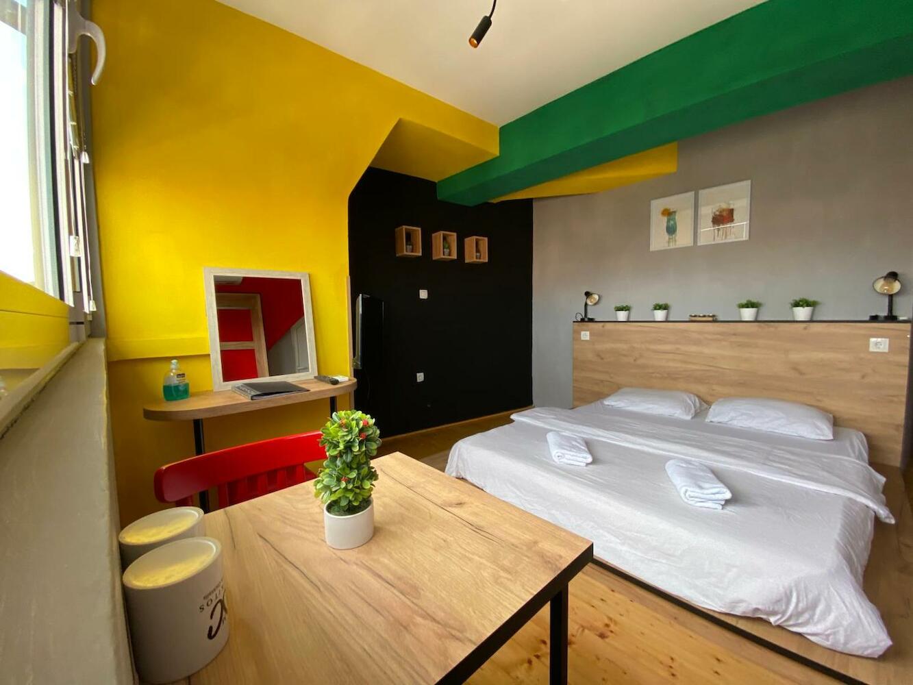 Mickitos Urban Hostel