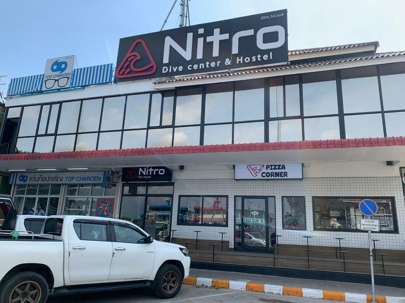Nitro Pierhostel, Koh Tao