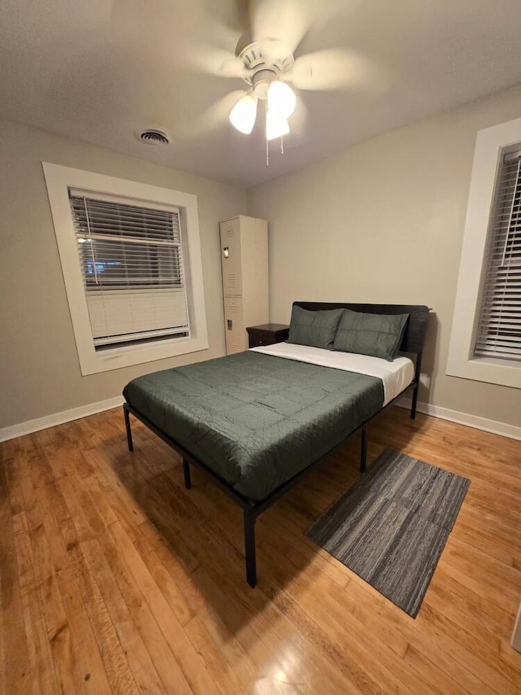 Grand House 424, Chicago Grand House 424, Chicago