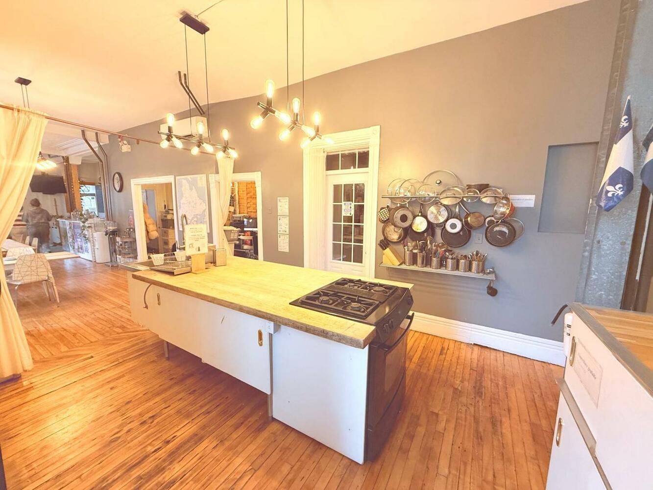 Auberge du Plateau-Mont-Royal, Montreal