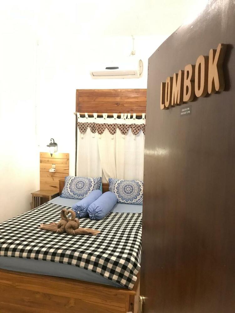 Wood Stone Hostel, Yogyakarta