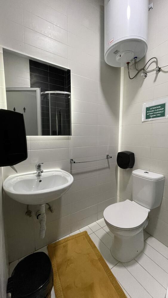 Bookarest Hostel Malta