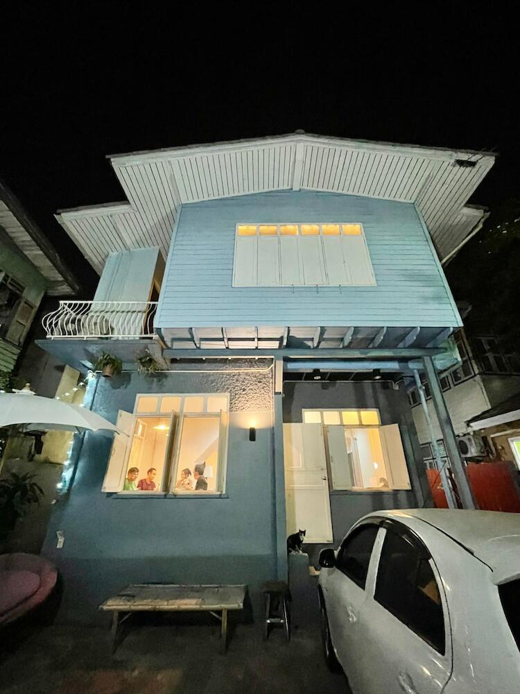 Dara Three Hostel ดาราตรี