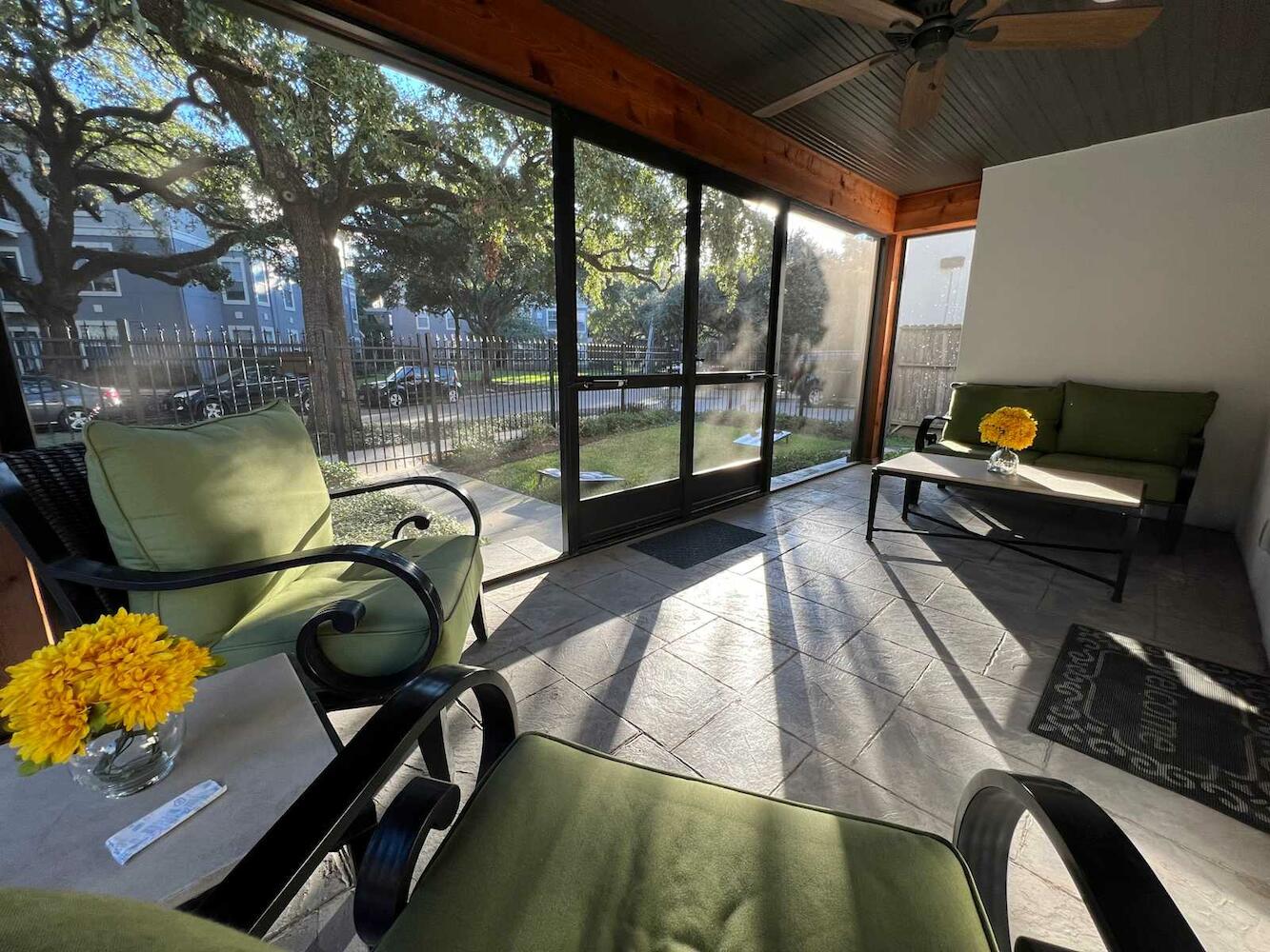Mycrib Houston Hostel