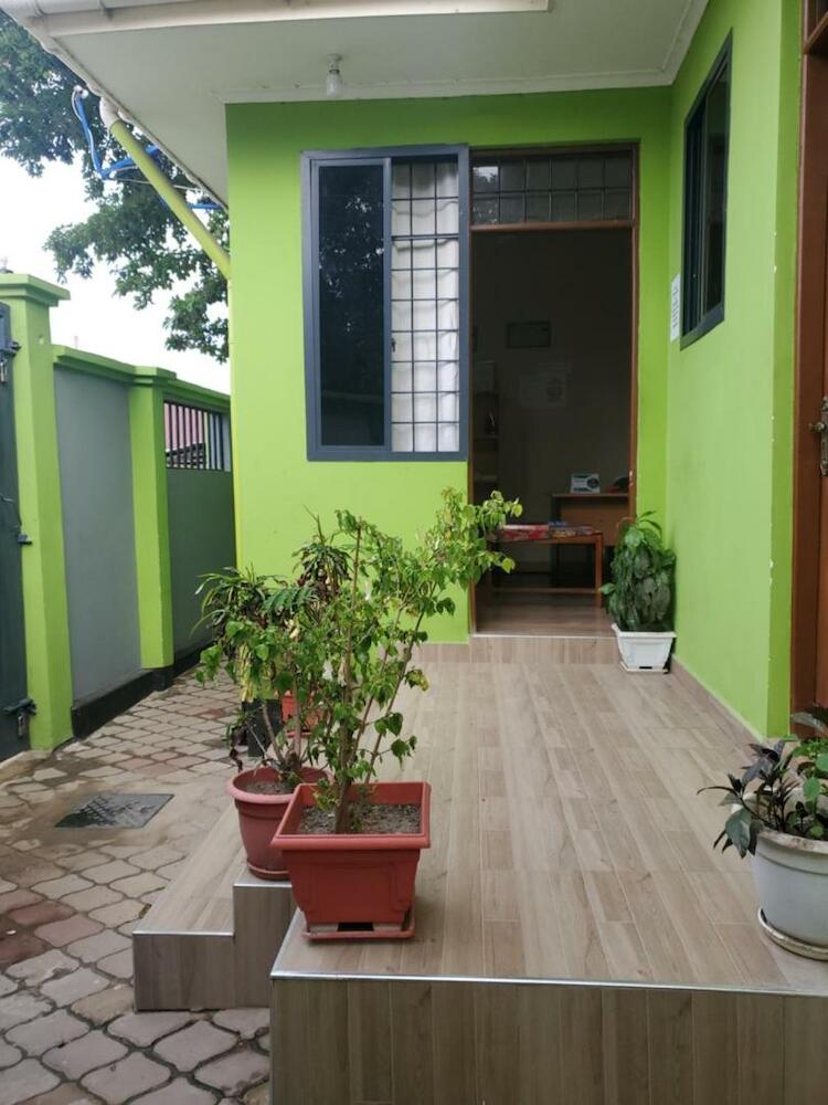 L&j Modern Backpackers Bnb, Dar es Salaam