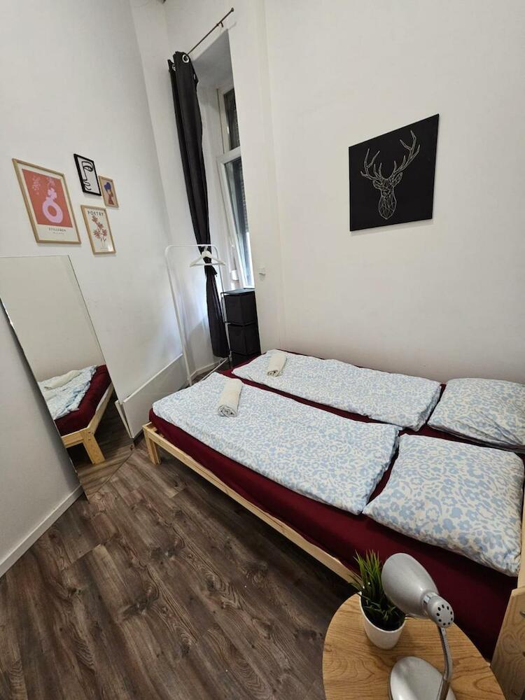 Urban Nomad Rooms & Hostel, Budapest