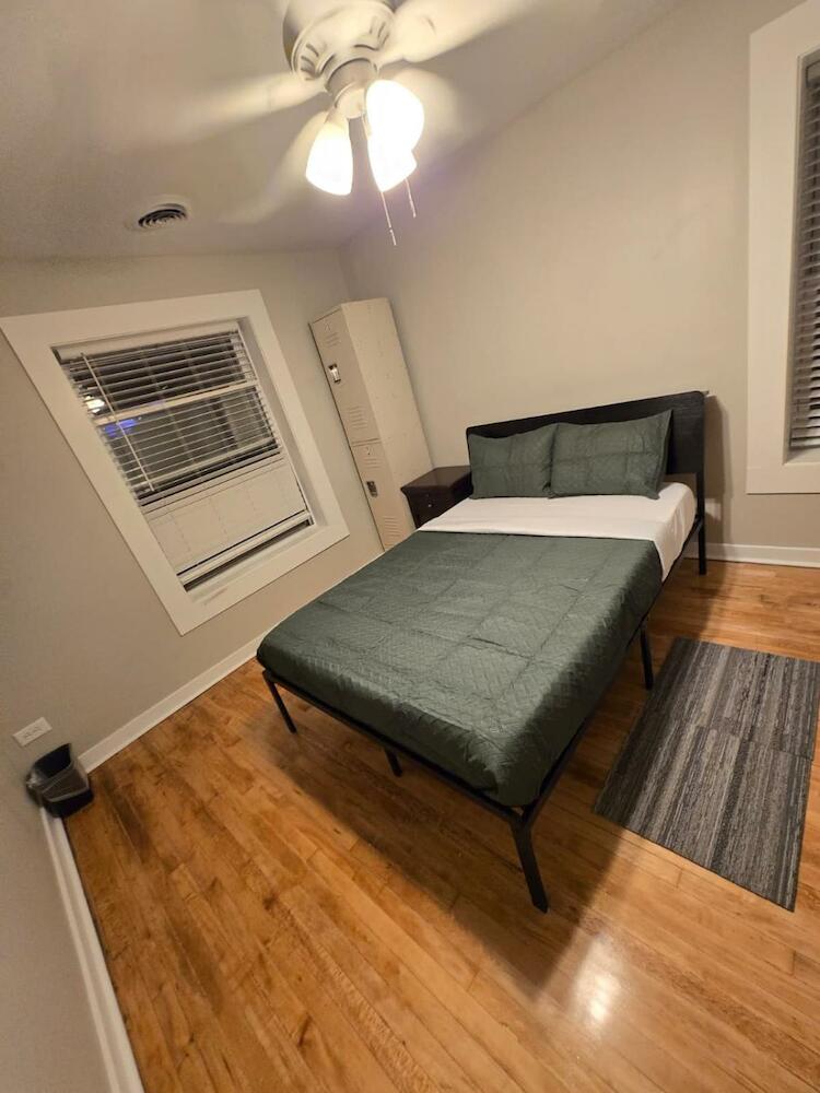 Grand House 424, Chicago Grand House 424, Chicago